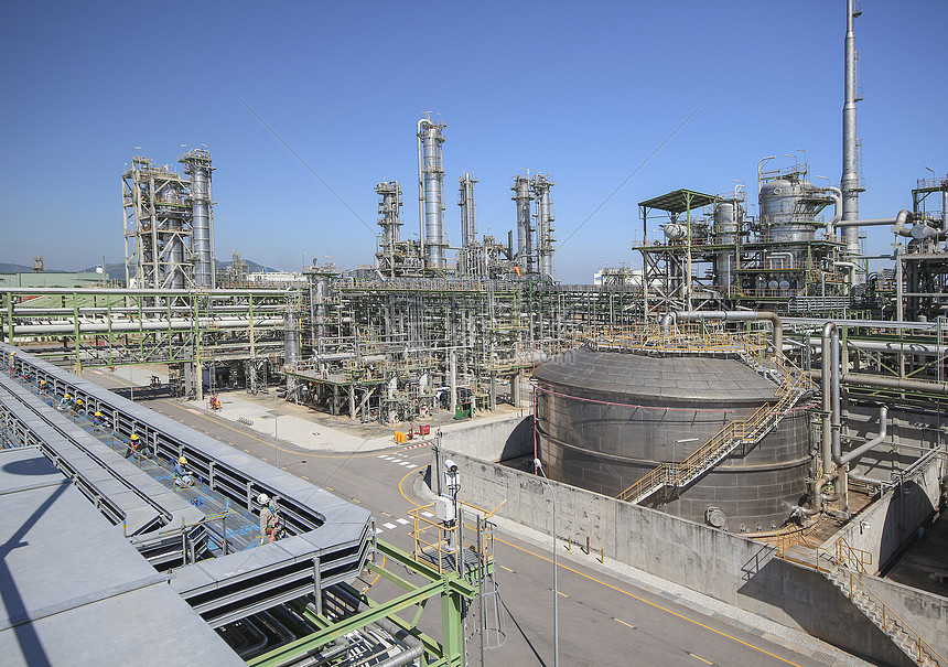 Cost-effective Industrial Solvents for Large-scale Manufacturing Plants